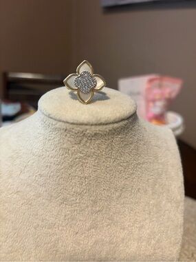 Gold and White Flower Ring Size 9